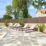 Hétvégi ház House Ursa With Heated Pool Pinezići