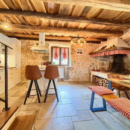 Landsted House Ursa With Heated Pool