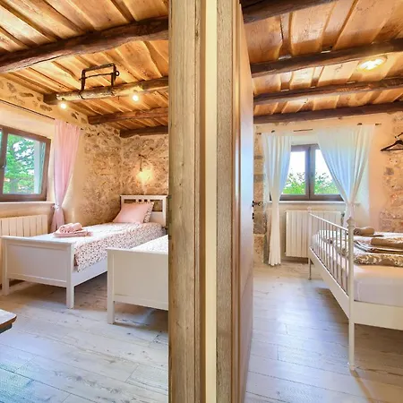 Landsted House Ursa With Heated Pool