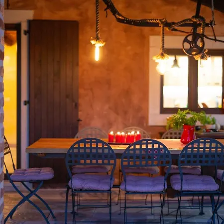 בית כפרי House Ursa With Heated Pool *