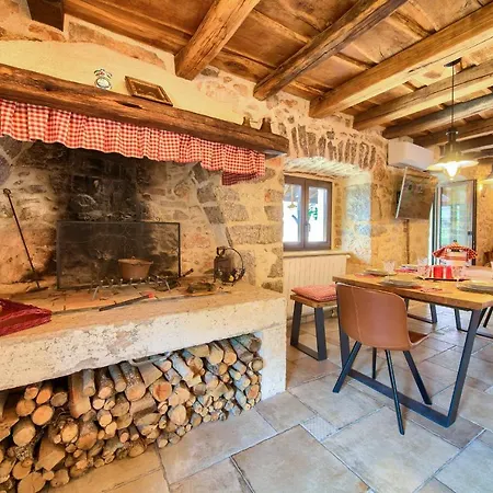 House Ursa With Heated Pool בית כפרי