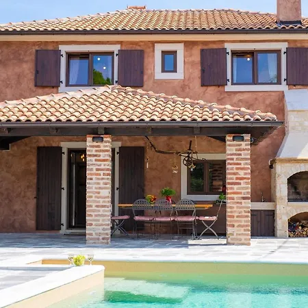 House Ursa With Heated Pool Landsted Pinezići