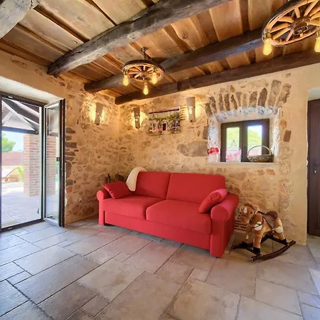 House Ursa With Heated Pool