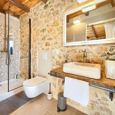 House Ursa With Heated Pool *