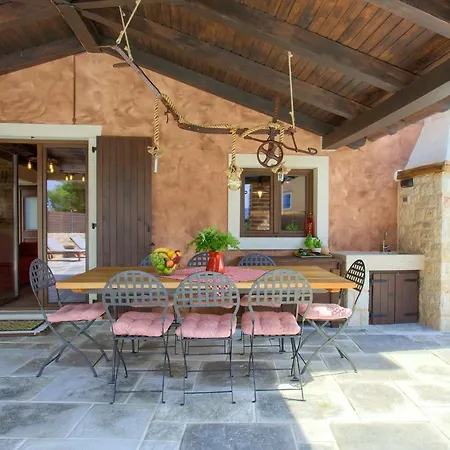 منزل ريفي House Ursa