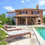 House Ursa With Heated Pool * Pinezići