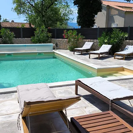Séjour à la campagne House Ursa With Heated Pool